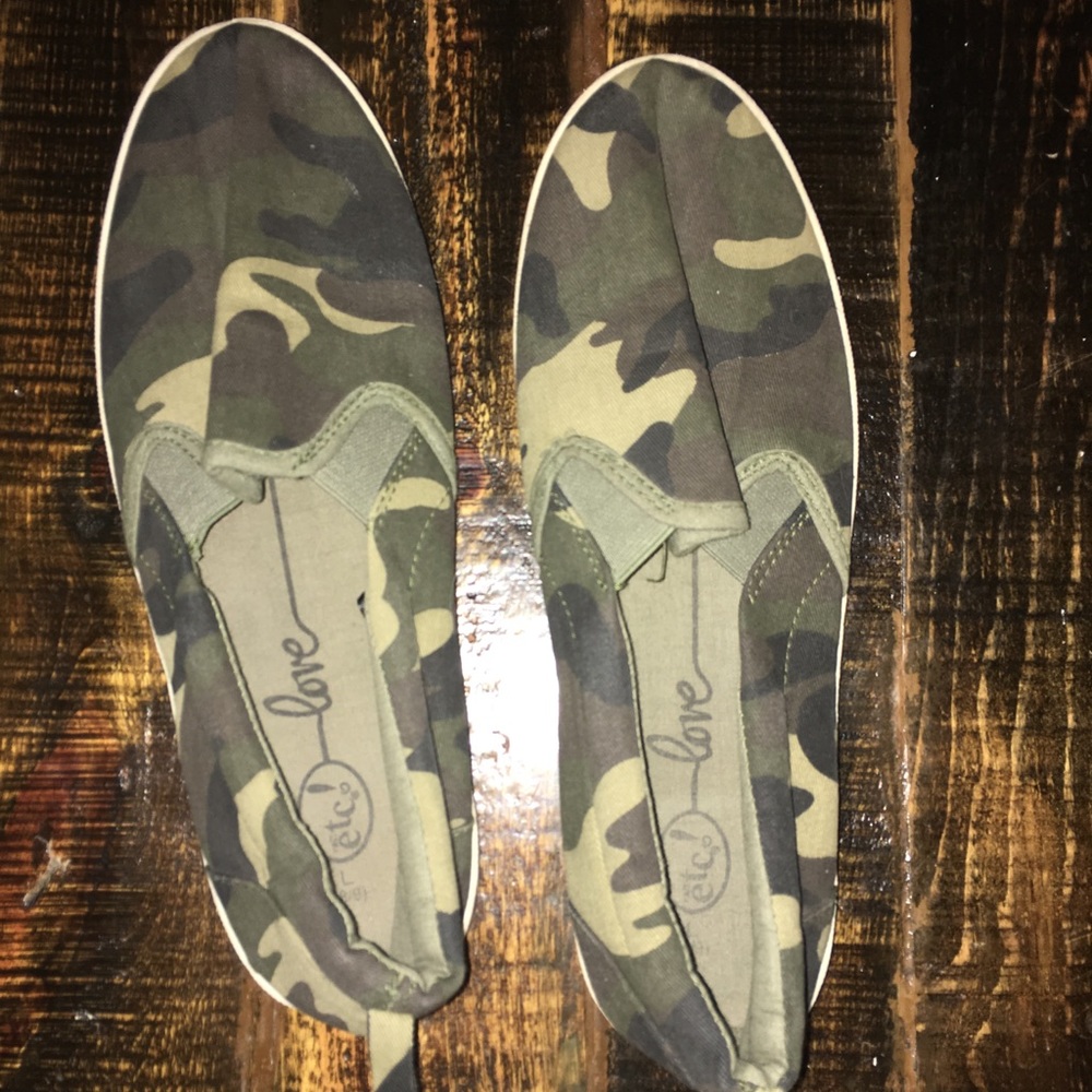 Rue 21 camo shoes. Size 9